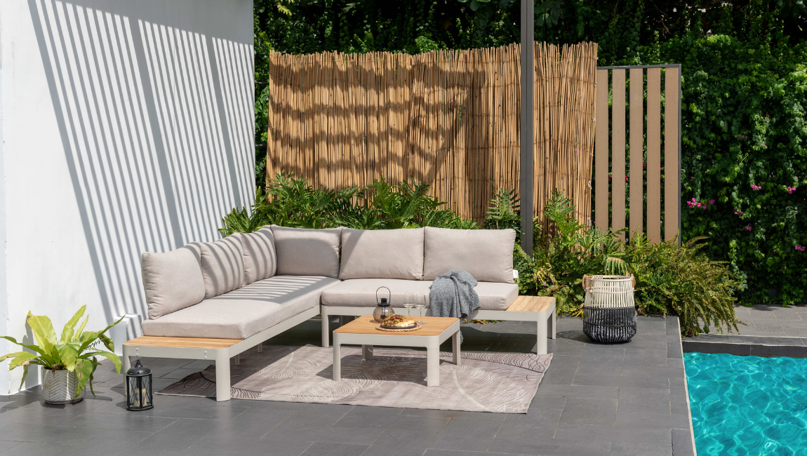 How to Create a Cosy Outdoor Space