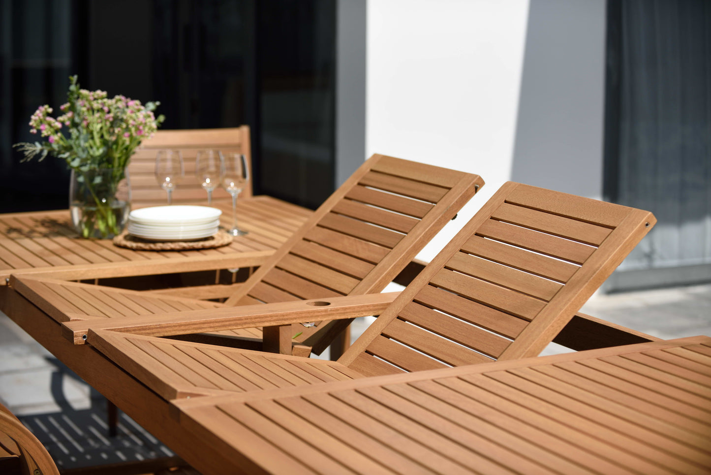 Leyland Lot Table and Fortuna Arm Chairs Dining set