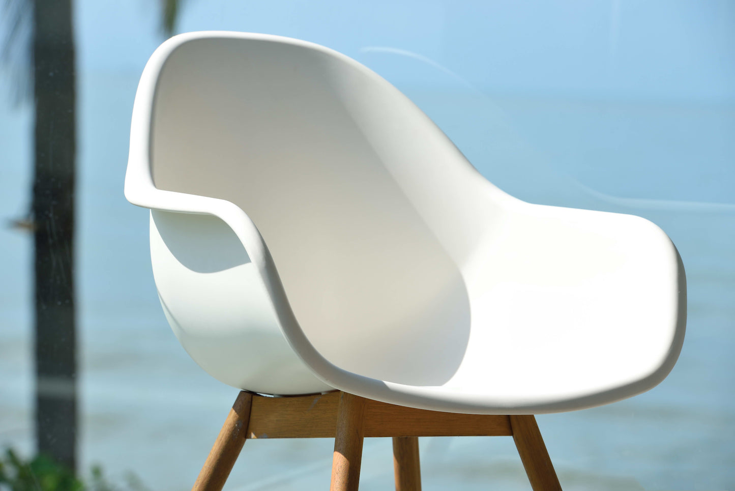 Leyland Table and 8 Chamonix Armchair Dining Set