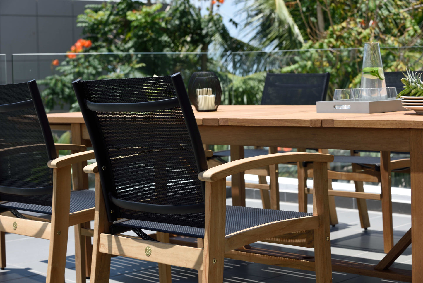 Leyland Lot Table and Fortuna Arm Chairs Dining set