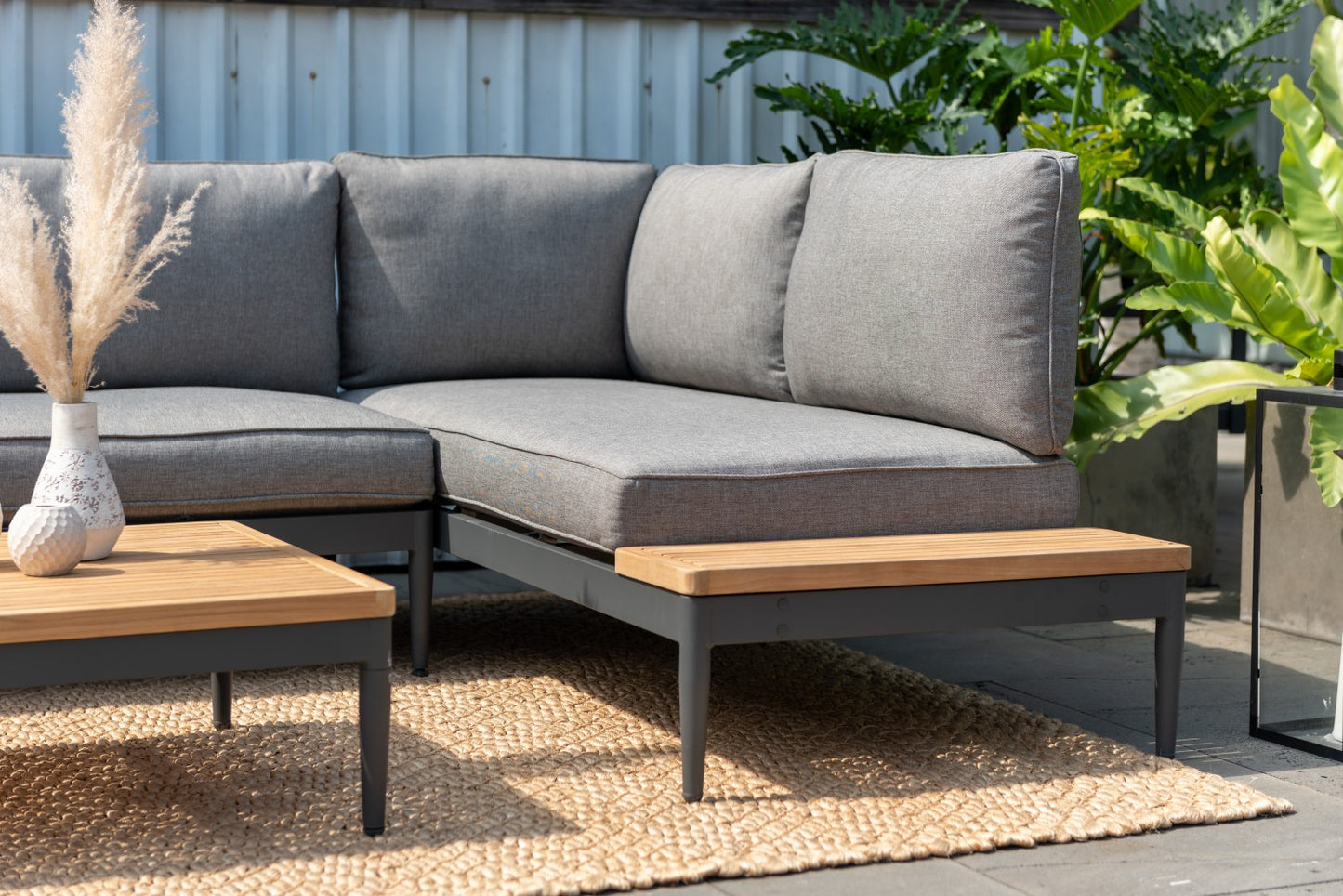 Topaz 4pc Seating Bed Set