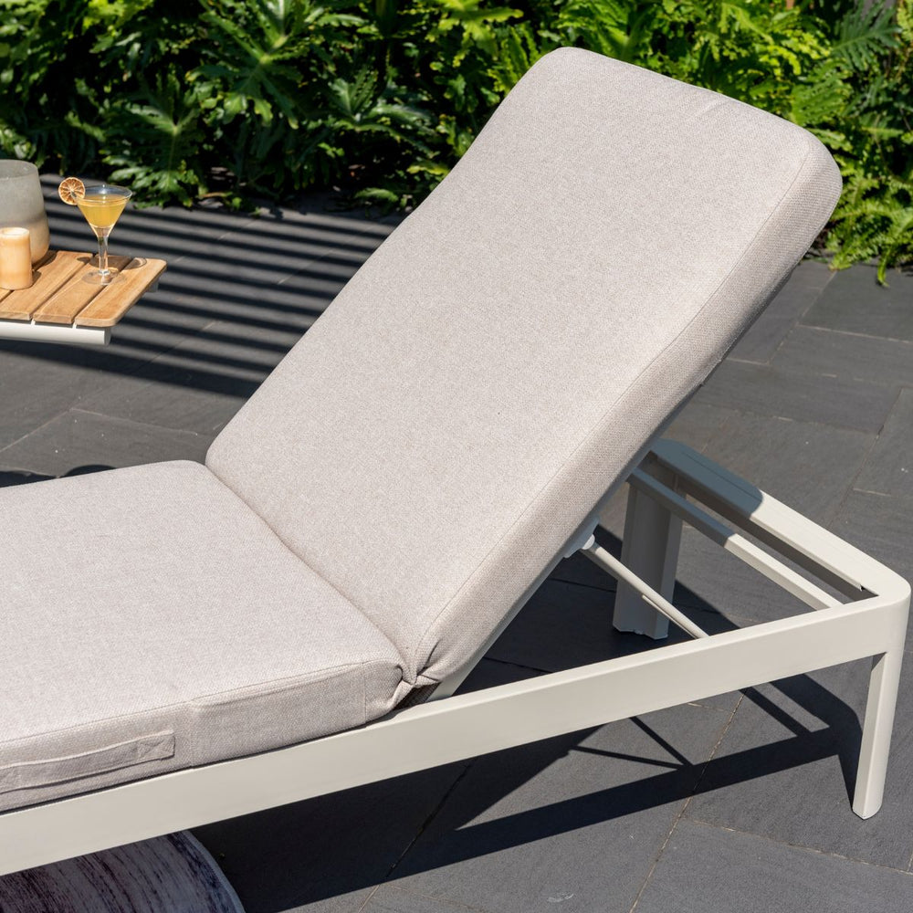 
                      
                        Portals Light Sun Lounger - 1pc
                      
                    