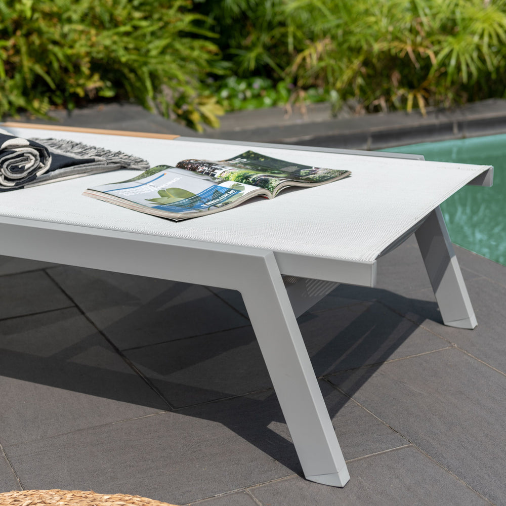 
                      
                        Panama Light Sun Lounger - 1pc
                      
                    