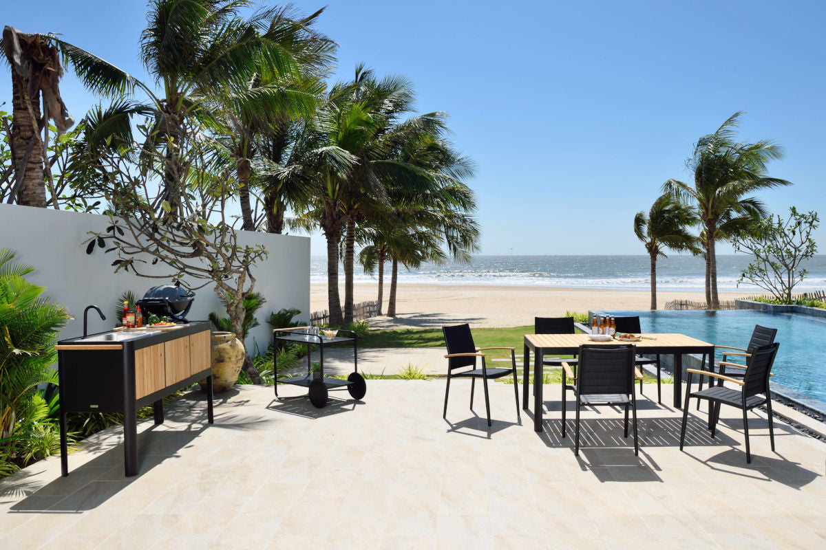 Portals Dark Outdoor Kitchen
